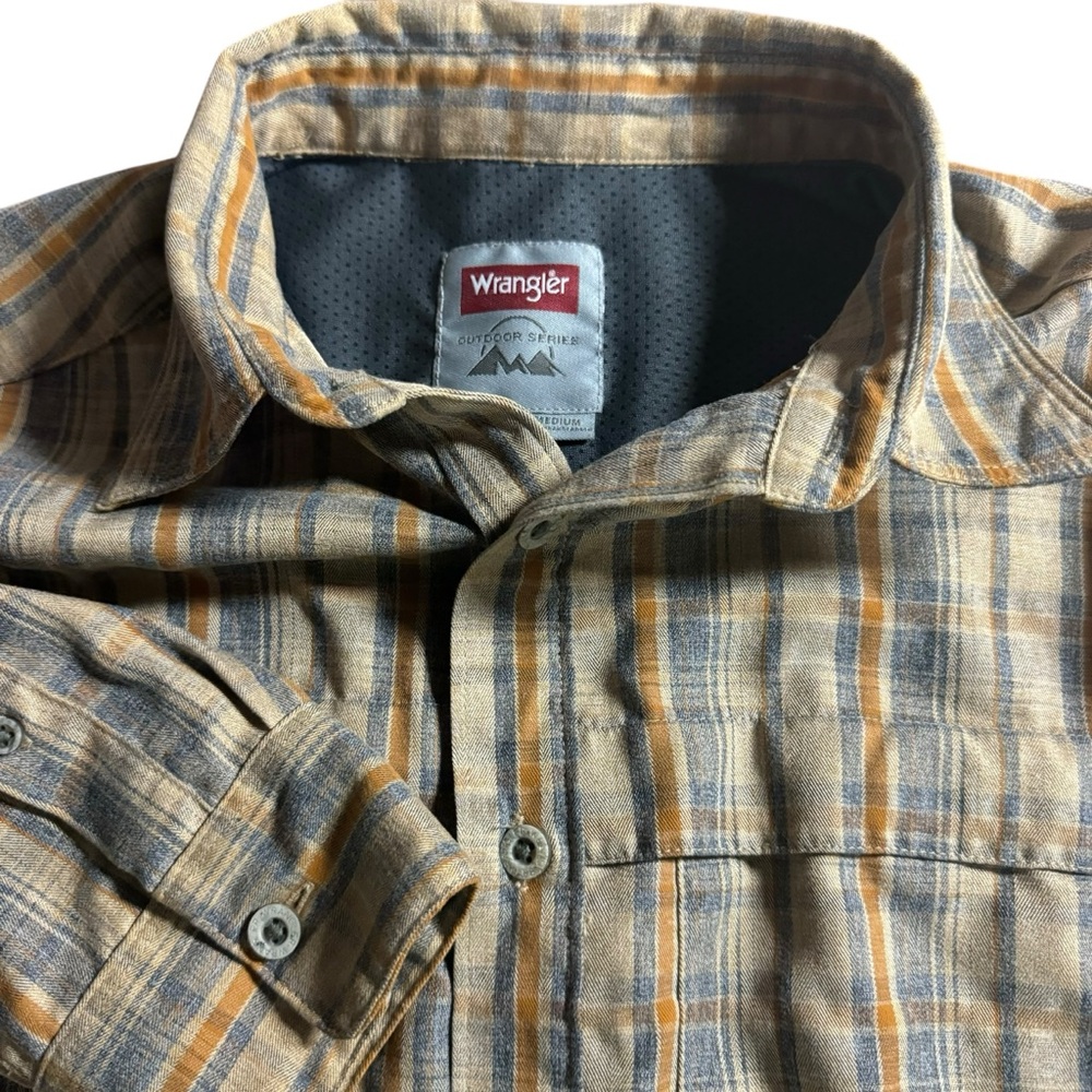 Wrangler outdoor series men’s long sleeve button down shirt size medium